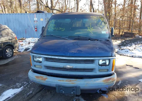 2001 Chevrolet Express from USA, damaged, VIN 1GAGG25R511171487